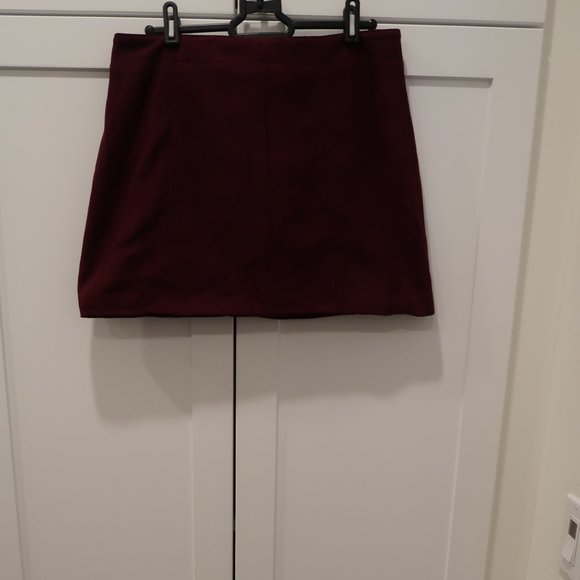 Mini Skirt - Picture 3 of 4
